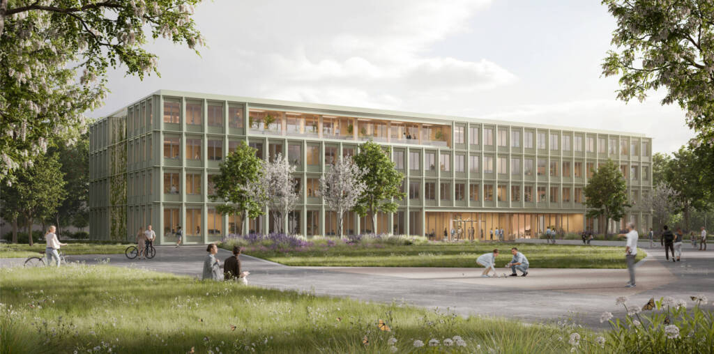 Die Visualisierung zeigt das Bürogebäude Ost aus der Perspektive des angrenzenden Freiraums. Vor der langgestreckten, transparenten Fassade liegen eine offene Wiesenfläche, locker gesetzte Bäume und breite Wege für Fußgänger*innen und Radfahrende. Menschen nutzen den Vorbereich zum Ankommen, Queren und kurzen Aufenthalt; der Baumbestand rahmt das Gebäude und bindet es in den grünen Campus ein.